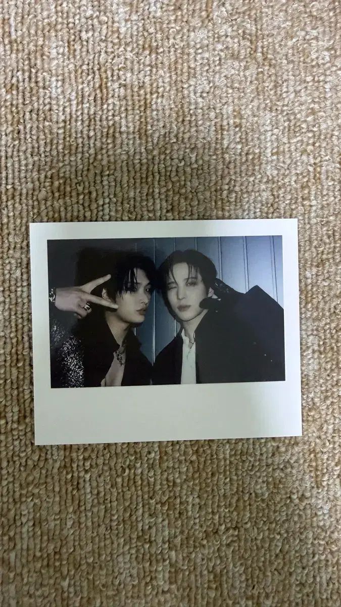 ATEEZ（エイティーズ・アチズ）ツインタワー 未公開トレカ チェキ ポラロイド 6,974円
