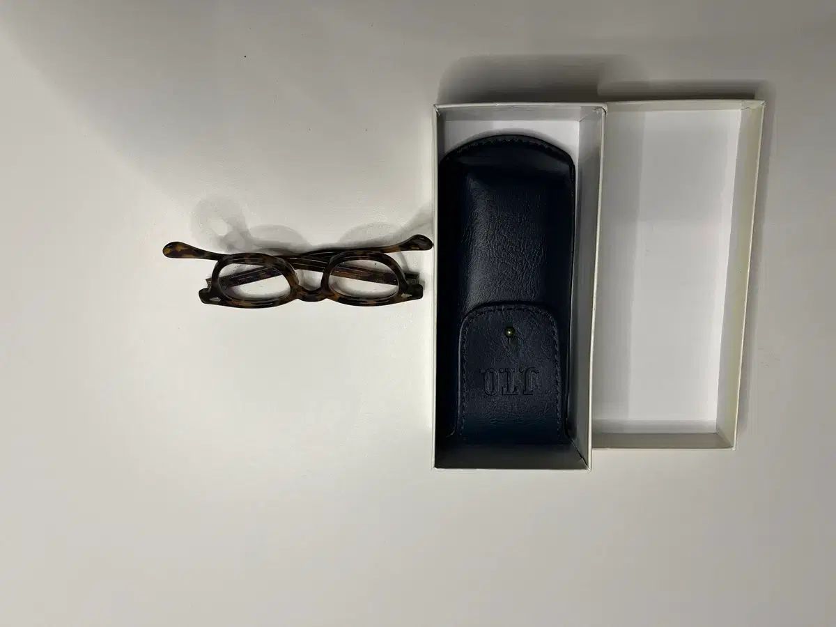 JULIUS TART OPTICAL (ジュリアスタートオプティカル) 42サイズ