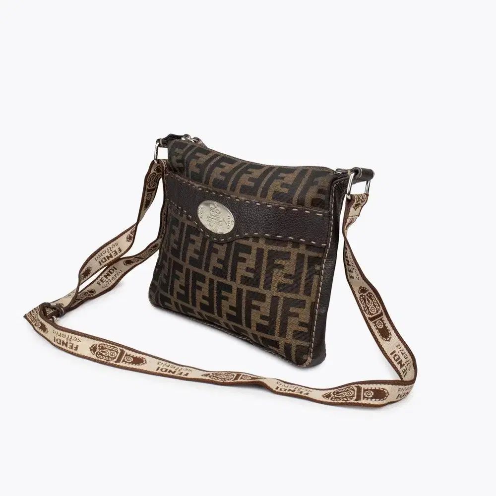 (ユニセックス) FENDI フェンディ ズッカ セレリア ミニ クロスボディーバッグ 58,231円