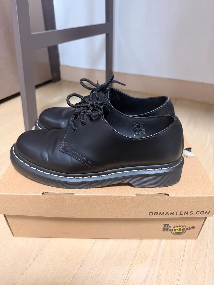 DR. MARTENS 1461 白スティッチ UK 8