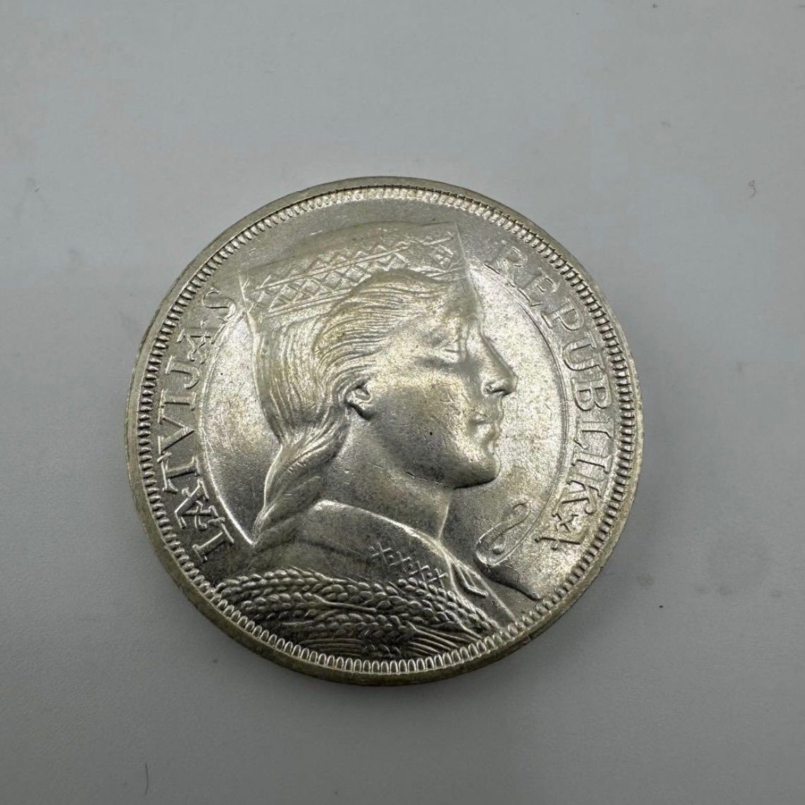 【コインコレクター放出品】1931年 ラトビア 5ラティ銀貨 ミルダ 美品