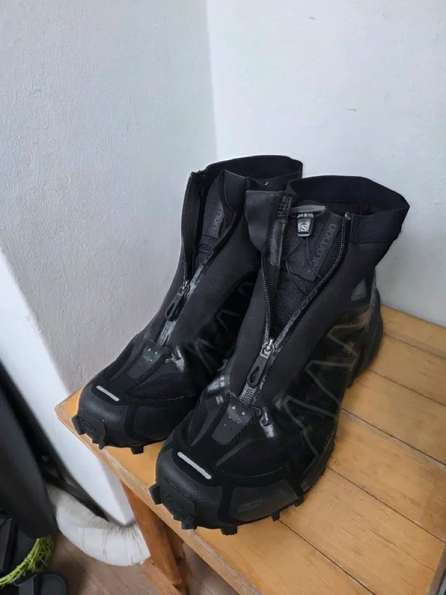 305 SALOMON サロモン スノウクロス 防寒 ブーツ ブラック 26,945円