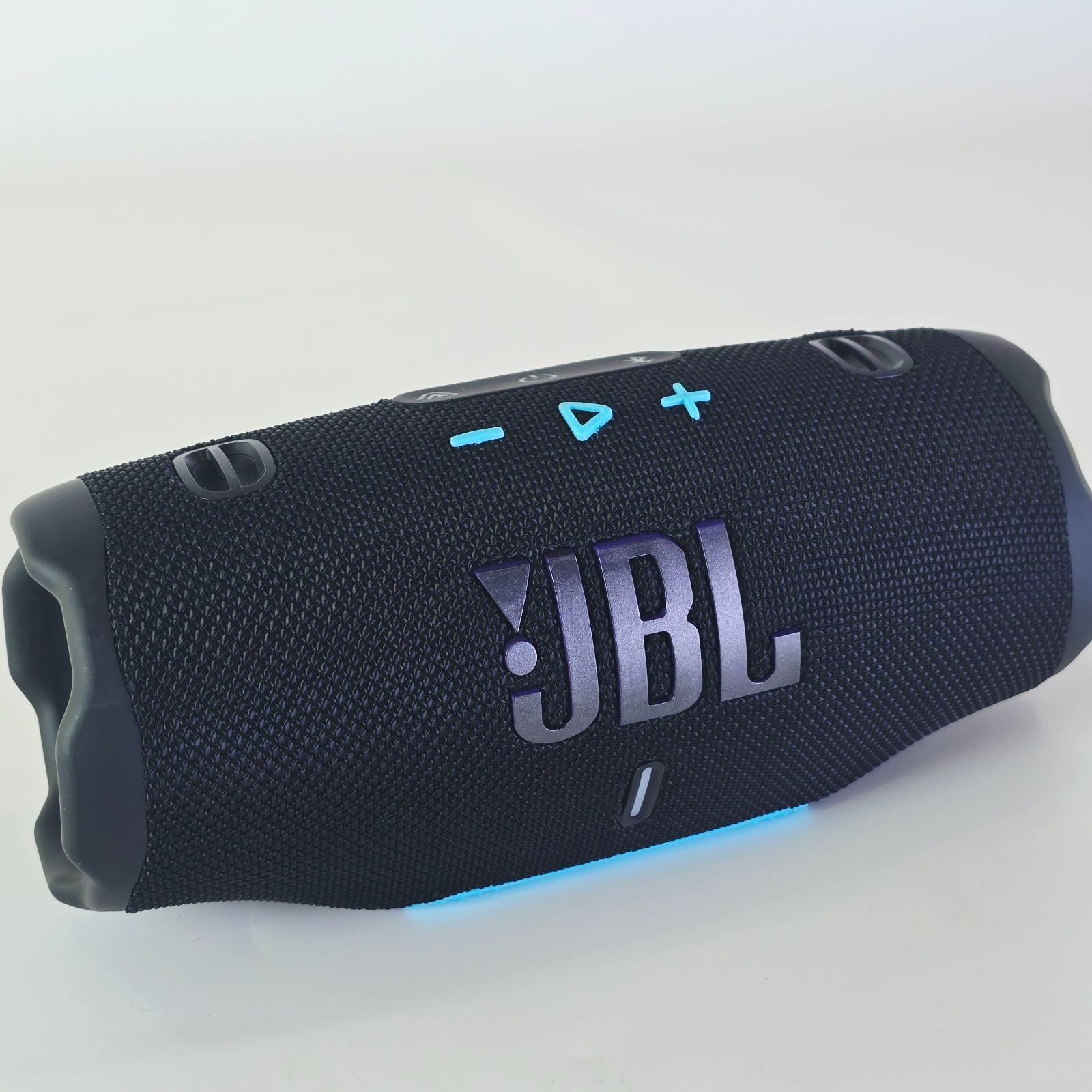 JBL CHARGE 6 ポータブルBluetoothスピーカー　 防塵防水 ブラック USB-C