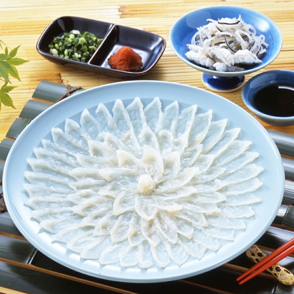 幻の高級魚 本場の贅沢をご家庭で 【冷蔵】とらふぐ刺身セット