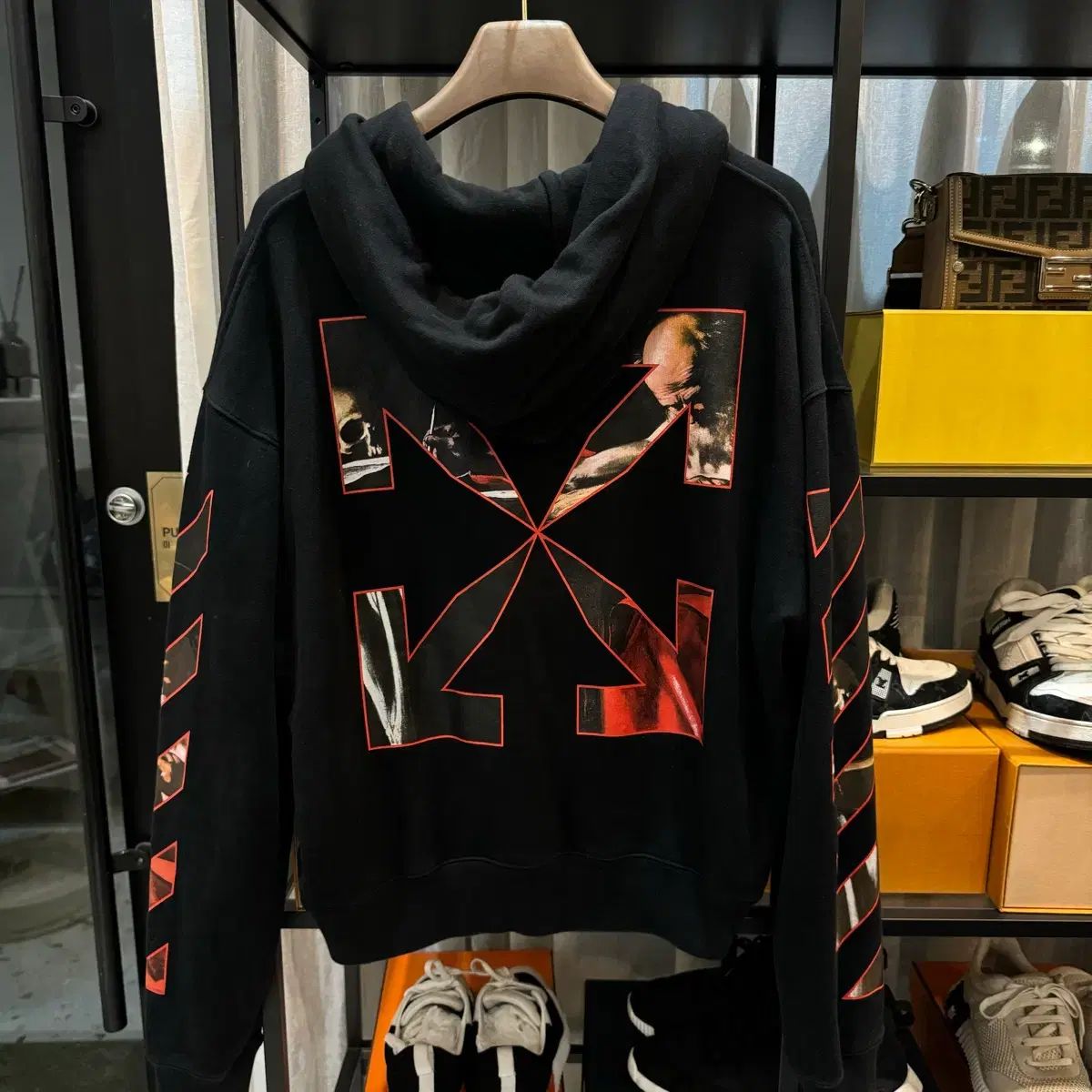 正規品/Mサイズ オフホワイト カラヴァッジオ アロー WHO フードTシャツ ブラック