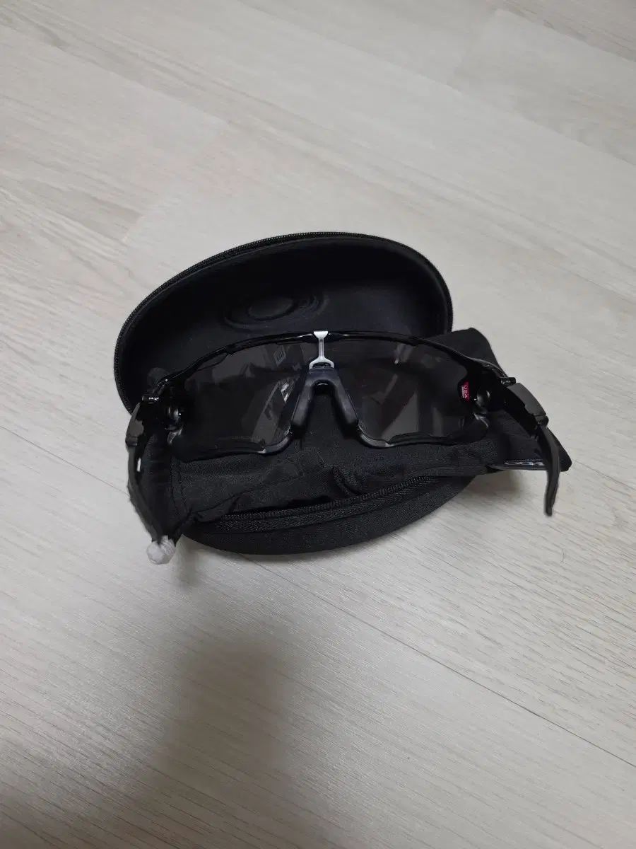 オークリー サングラス ジョーブレーカー 変色レンズ