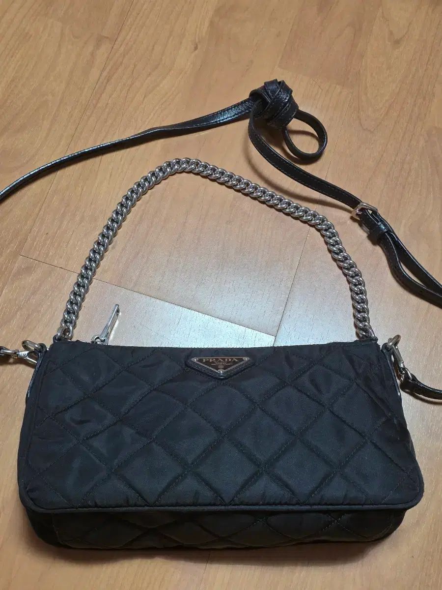 PRADA プラダ キルティング チェーン ショルダーバッグ ブラック