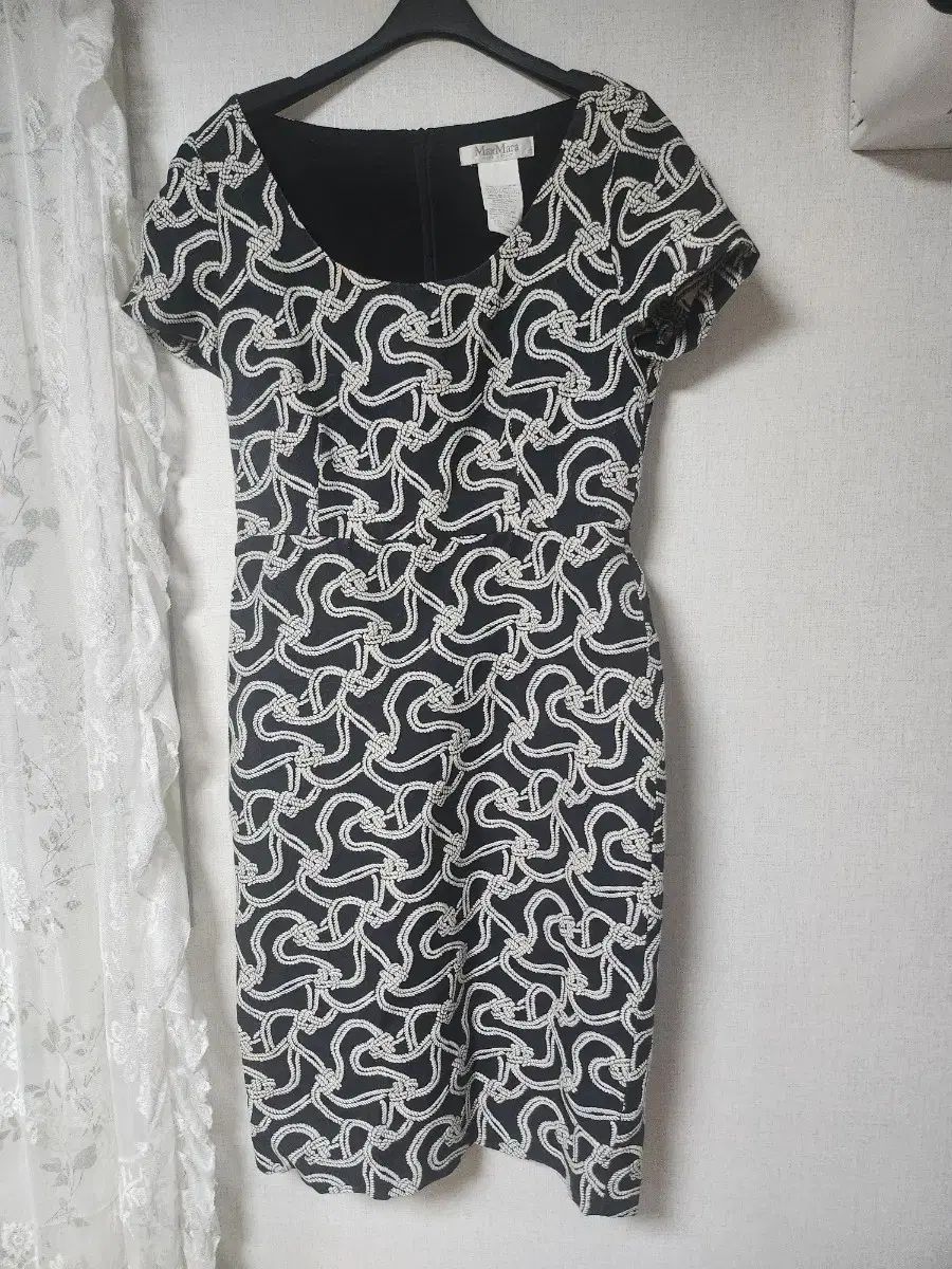 MAX MARA マックスマーラ ONE PIECE ワンピース ブラック 黒 白 ホワイト パータン 麻 9,803円