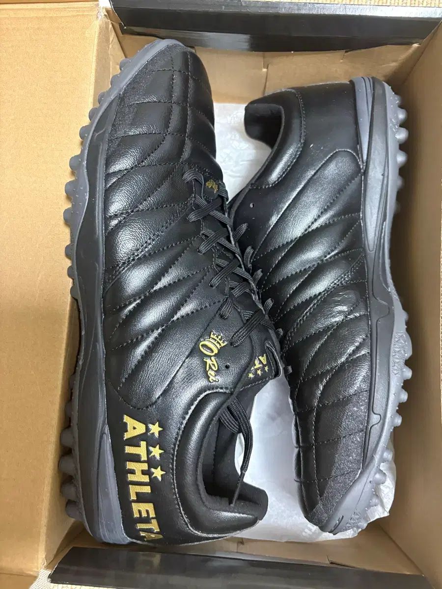 ATHLETA オーヘイ トレーナー A005 275 ブラック GOLD