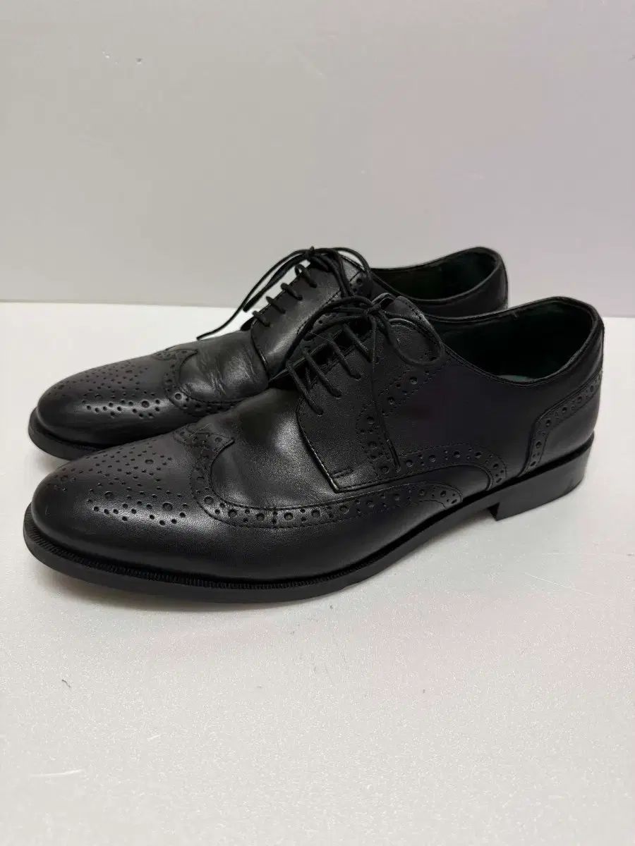 黒色 ウイングチップ 靴 8,926円
