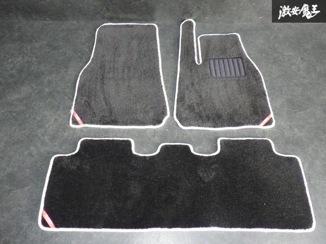 【美品！ 即発送！】テスラ・モデルY YL1YT/YL3YT/YL3YPT フロアマット T-ART フロアカーペット 前後 1台分