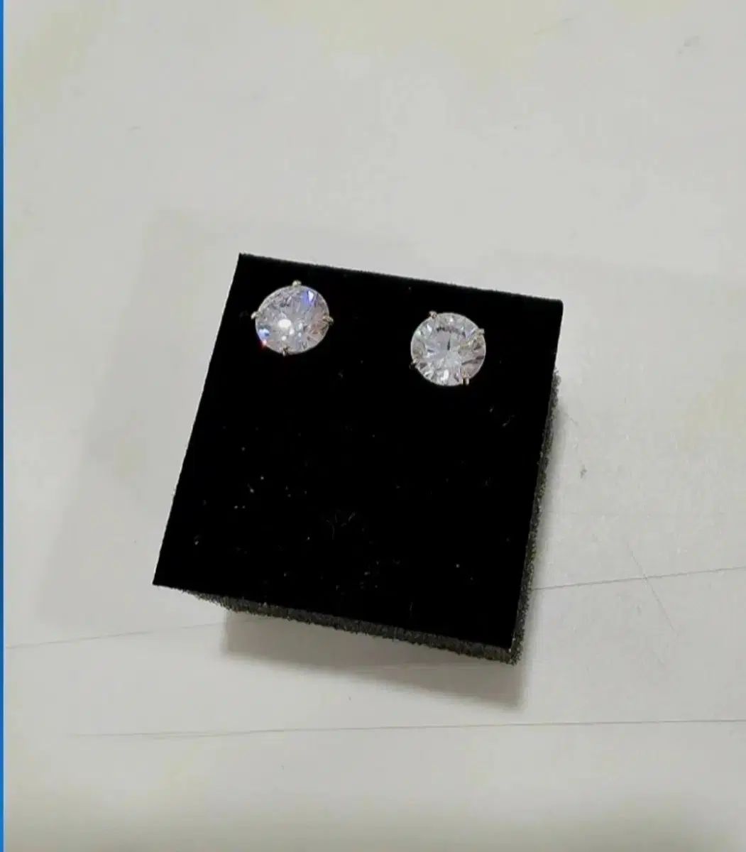 14k キュービック ピアス 1 ペア