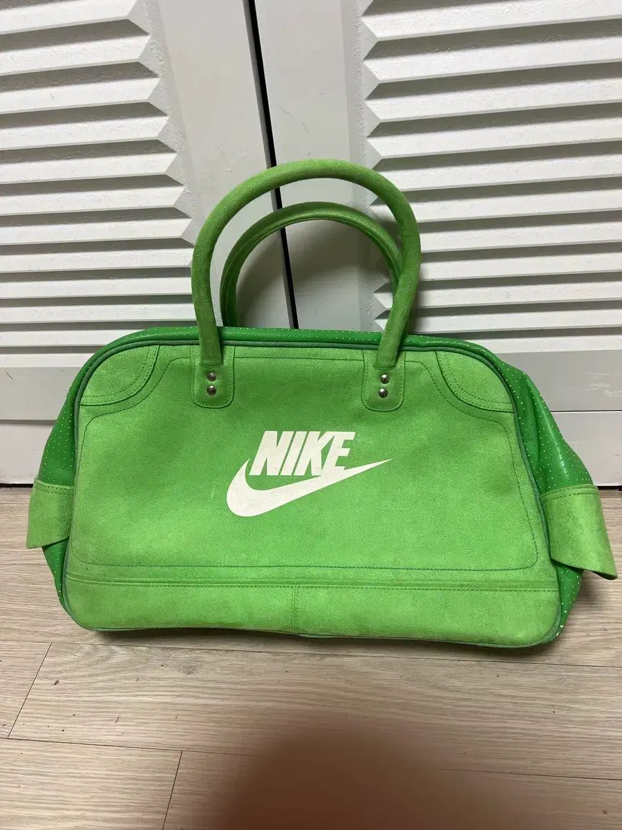 ナイキ スウェード ボーリングバッグ 7,347円