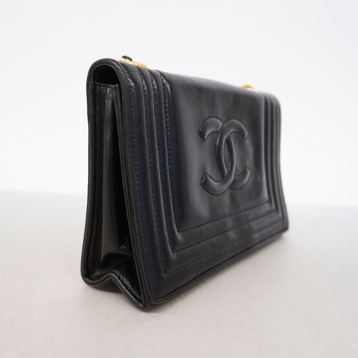 【6ge5988】シャネル ショルダーバッグ ラムスキン ブラック ゴールド金具【中古】レディース