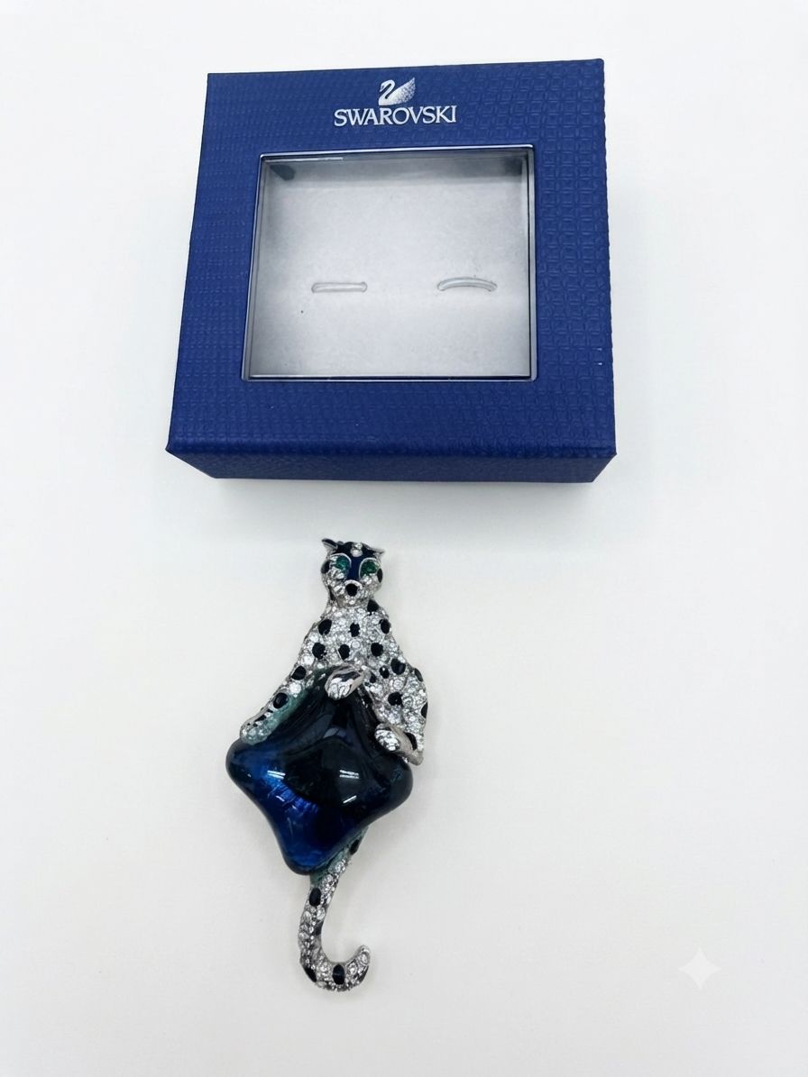 超美品 スワロフスキー SWAROVSKI　パンサー ブローチ SWAROVSKI スワロフスキー ブローチ ヒョウ パンサー モチーフ ブルー