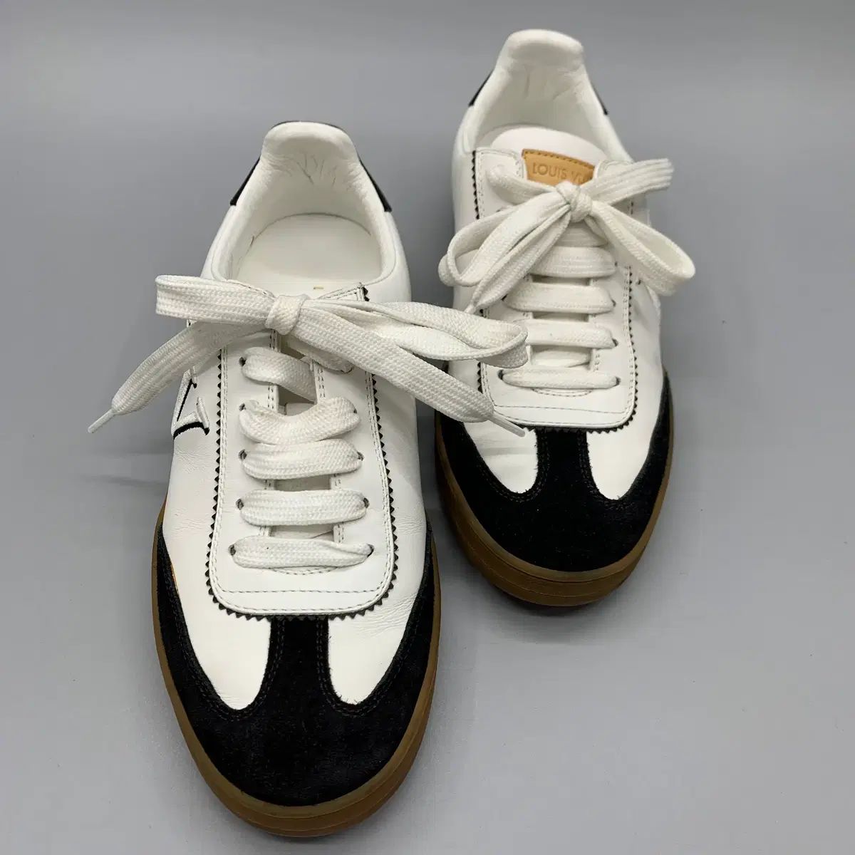 267002766 LOUIS VUITTON SHOES SNEAKERS