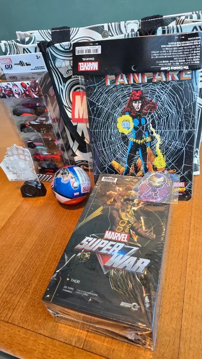 MARVEL ストア グッズ フィギュア 未開封 出品