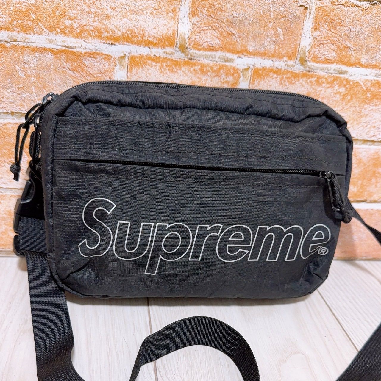 (美品) Supreme(シュプリーム)ショルダーバッグ ボディーバッグ