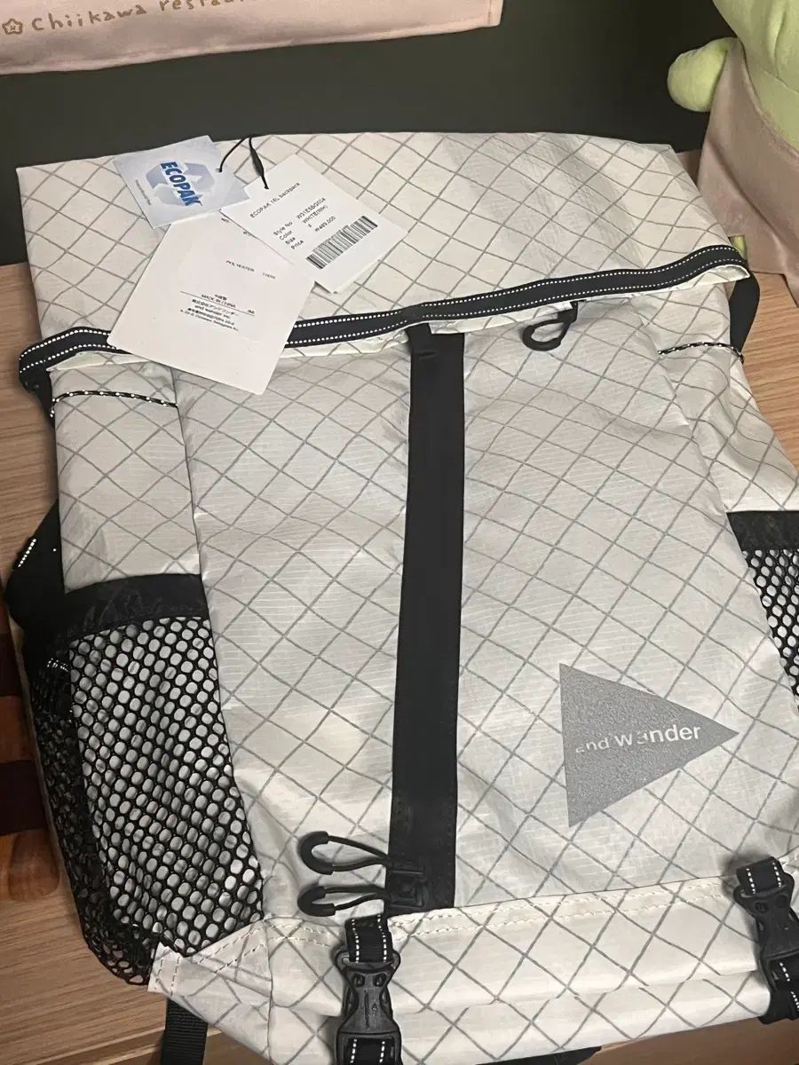 アンドワンダー(and wander)のECOPAK 18L バックパック オフホワイト