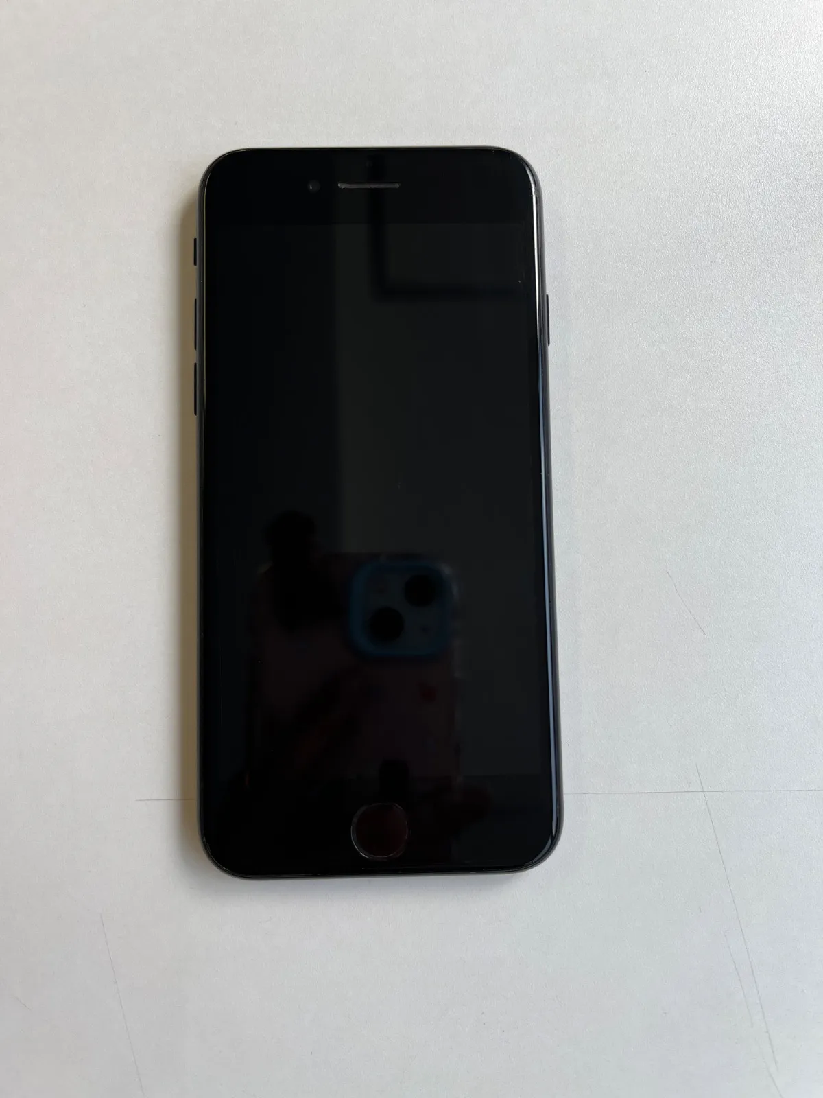 美品 iPhone SE (第2世代) 128GB ブラック バッテリー85% MHGT3J/A