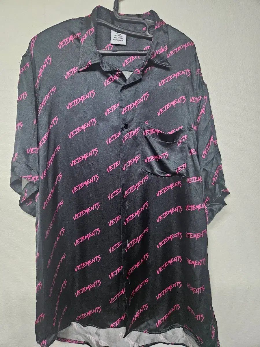 VETEMENTS ヴェトモン ロゴ プリンティング 半袖 シャツ ブラック xs