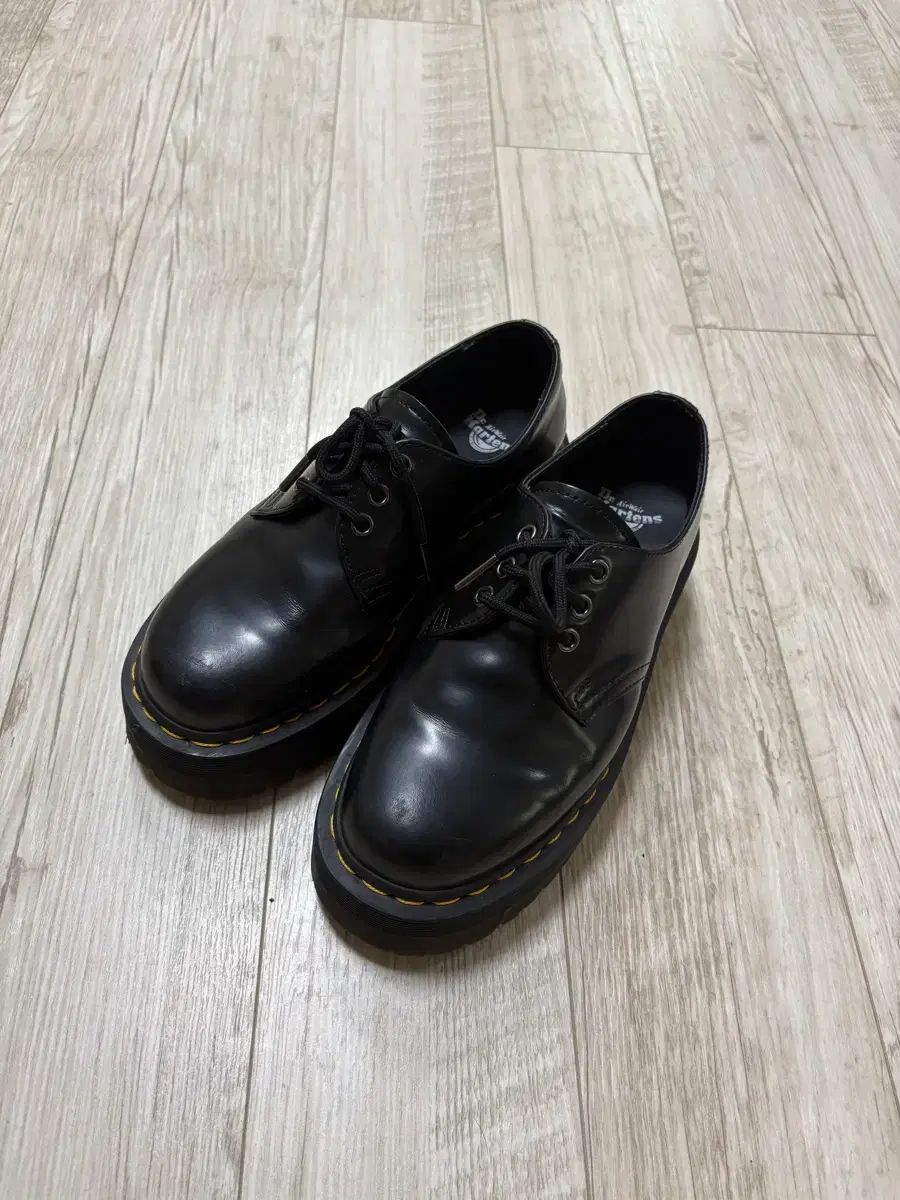 DR. MARTENS ドクターマーチン 1461 3ホール クアッド 240