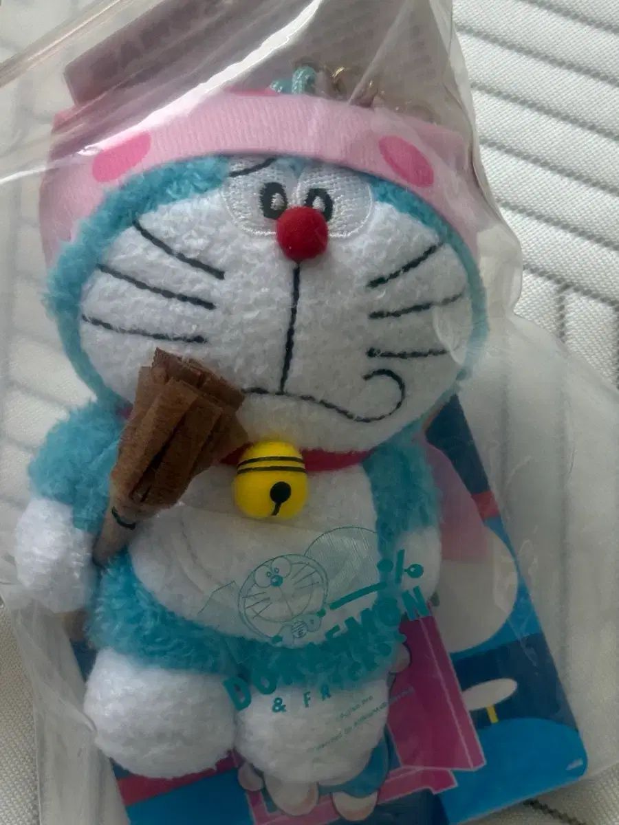 ドラえもん キーチェーン ぬいぐるみ デニム 清掃 TOKYO 展示会 キーホルダー 100% ドラえもん & フレンズ 7,607円