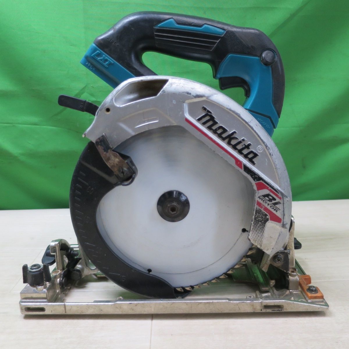 [送料無料] ☆マキタ 165mm 充電式 マルノコ 18V HS631D 丸ノコ 丸鋸 木工 切断 電動 工具 makita☆ 18,104円
