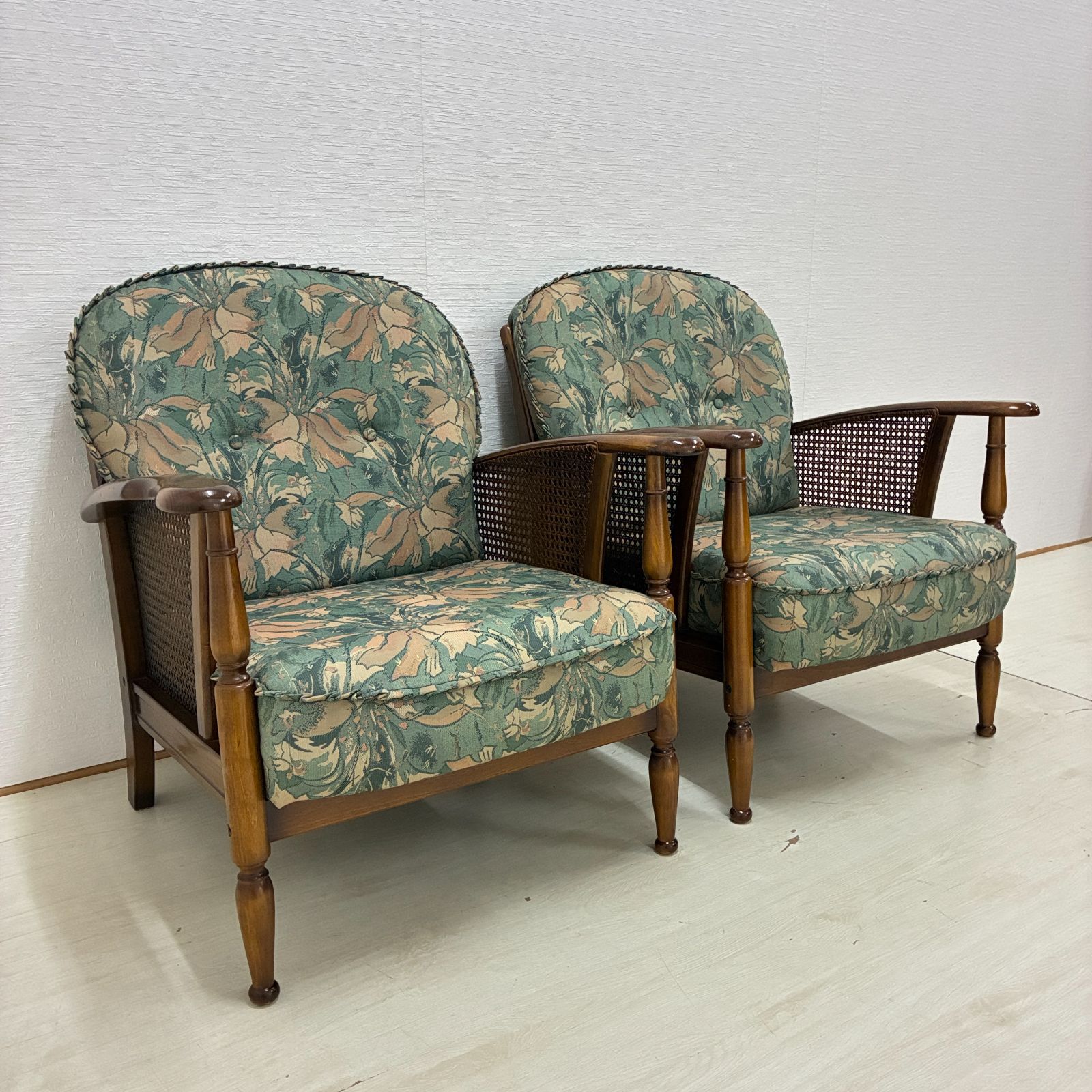 【カリモク】コロニアル　一人掛けソファ　シングルソファ　椅子　２脚セット 26,600円