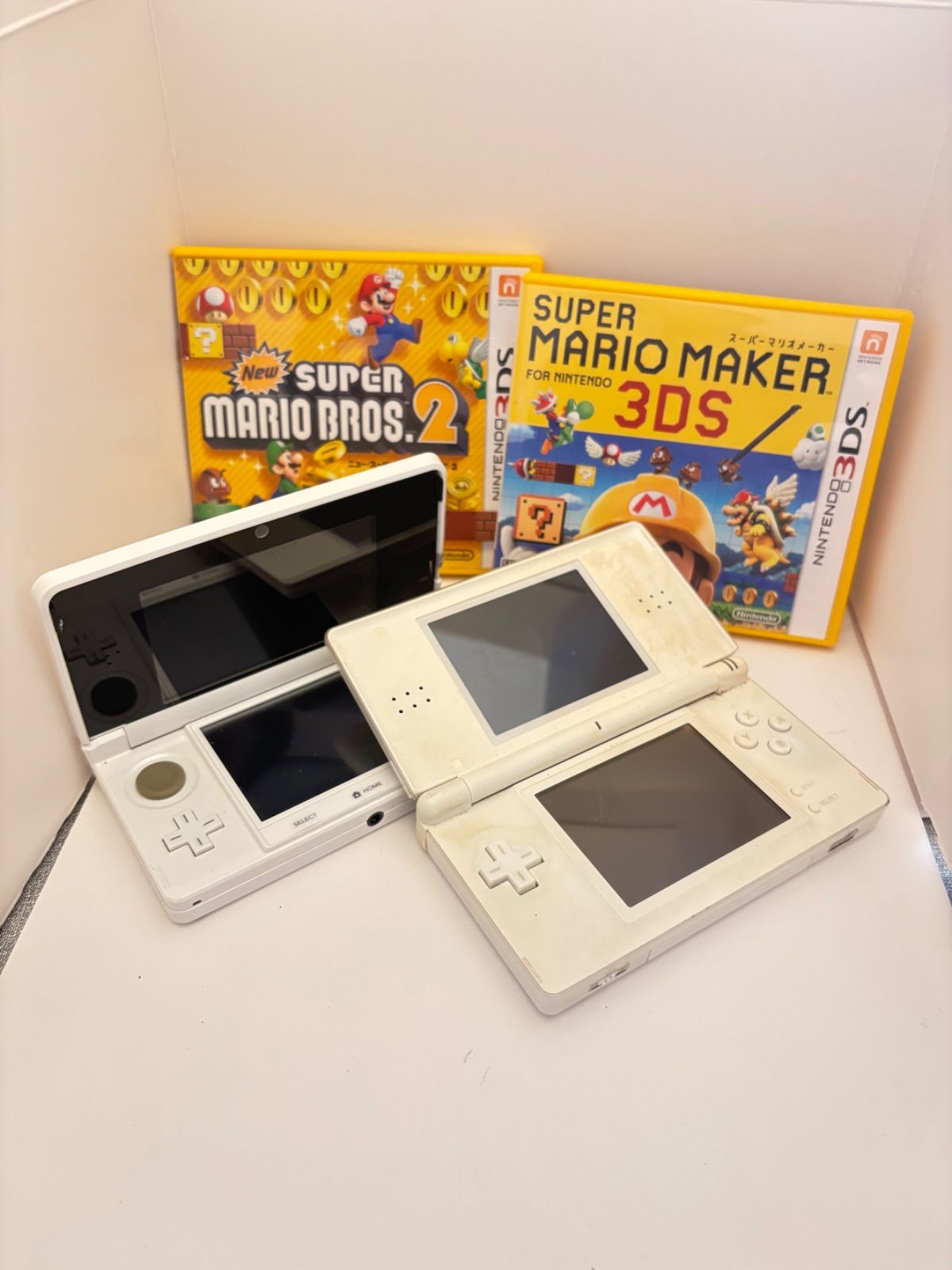 Product title: [Junk] Nintendo 3DS DS Lite 2 main units & 2 Mario Softwares bulk sale set