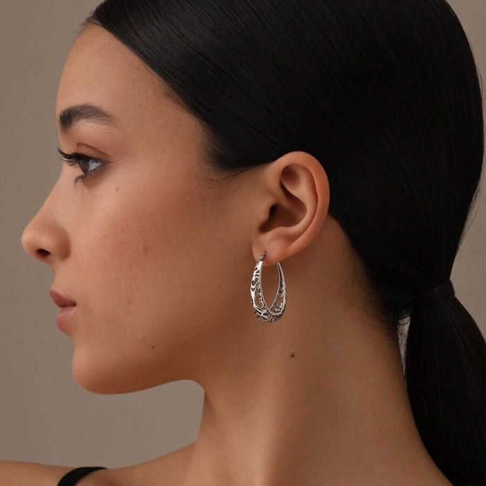 ジュエリー レディース イヤーアクセサリー 女性用ファッションピュアシルバーピアス1ペア、ケルト結び模様のホロウデザイン、デイリーウェア、記念日、誕生日会、集まりなどのさまざまなシーンに適しています