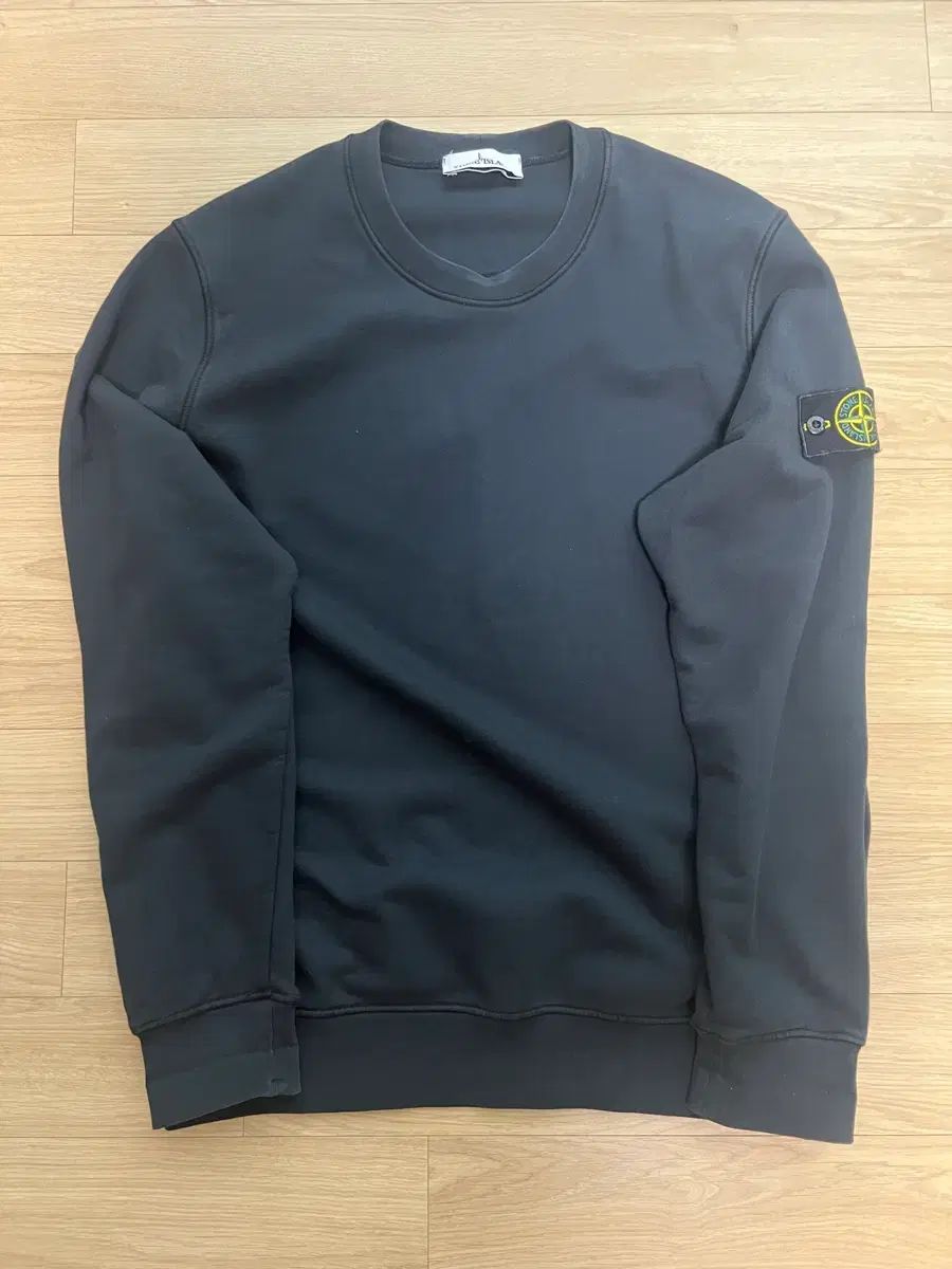 STONE ISLAND ストーンアイランド 63051 クルーネック スウェットシャツ ブラック - 21SS