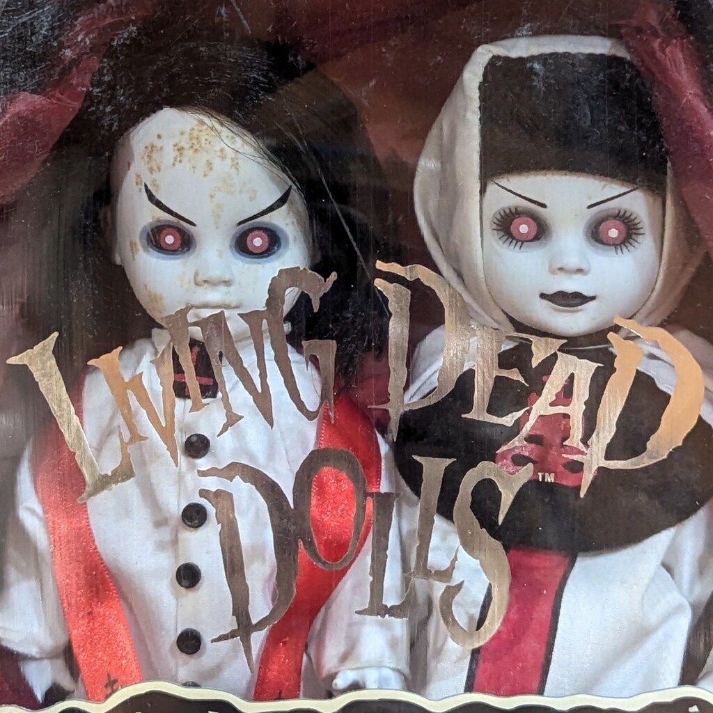 メズコ リビングデッドドールズ スペンサーギフト限定 Sinister Minister and Badhabit ホワイト