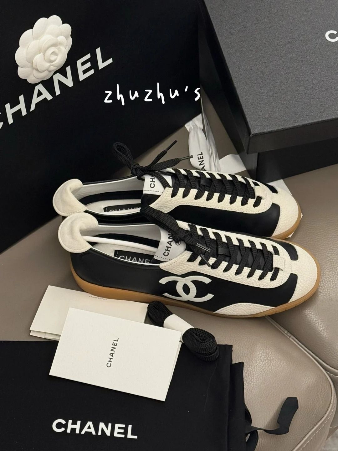 超希少☆入手困難【新品未使用】CHANEL ロゴ レザースニーカー