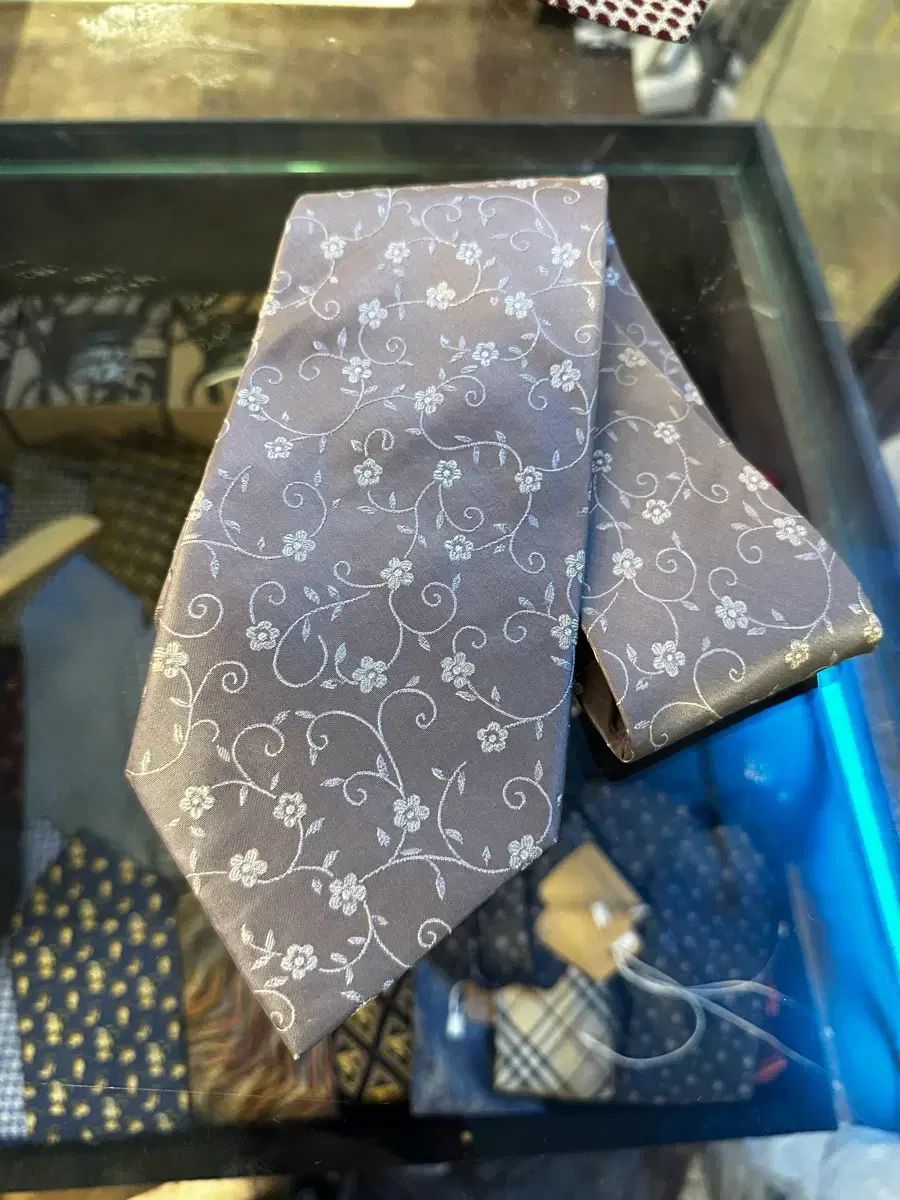 YVES SAINT LAURENT イヴ・サンローラン 正規品 ネクタイ