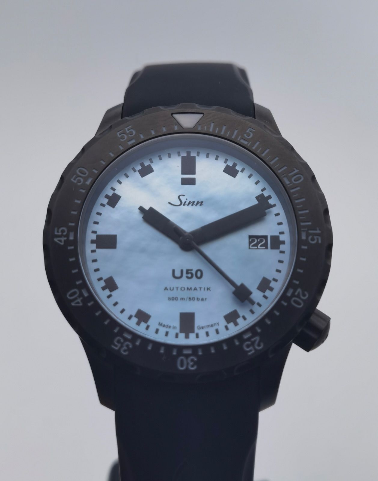 中古超美品 保証書付き ジン SINN U50.S.Perlmutt.S 1050 デイト シェル文字盤 500本限定 ラバーベルト メンズ 自動巻 腕時計 247,500円