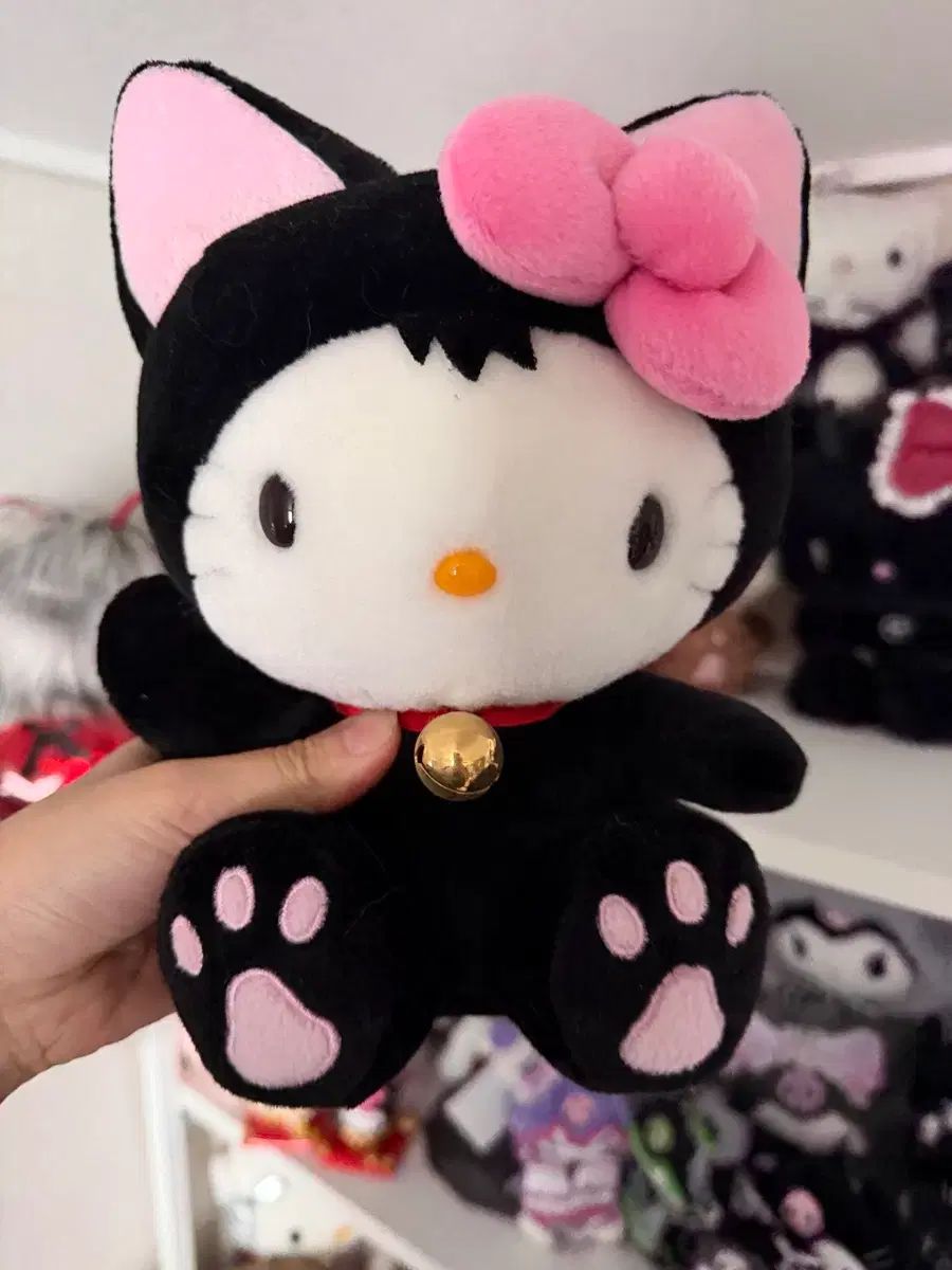 世界猫の日 春 ベイ・ジンソル レトロキティー hello kitty(ハローキティ) ぬいぐるみ 23,948円