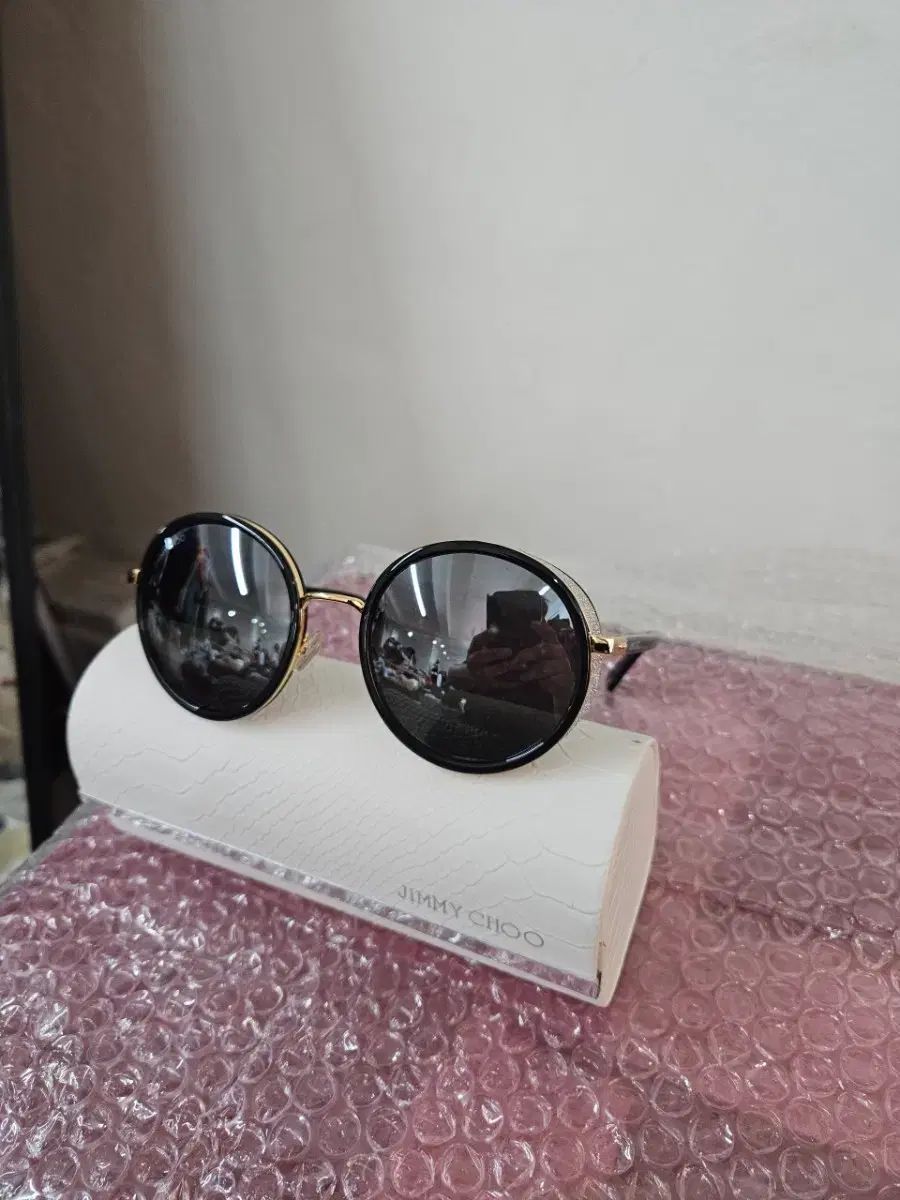 ジミーチュウ サングラス 9,777円