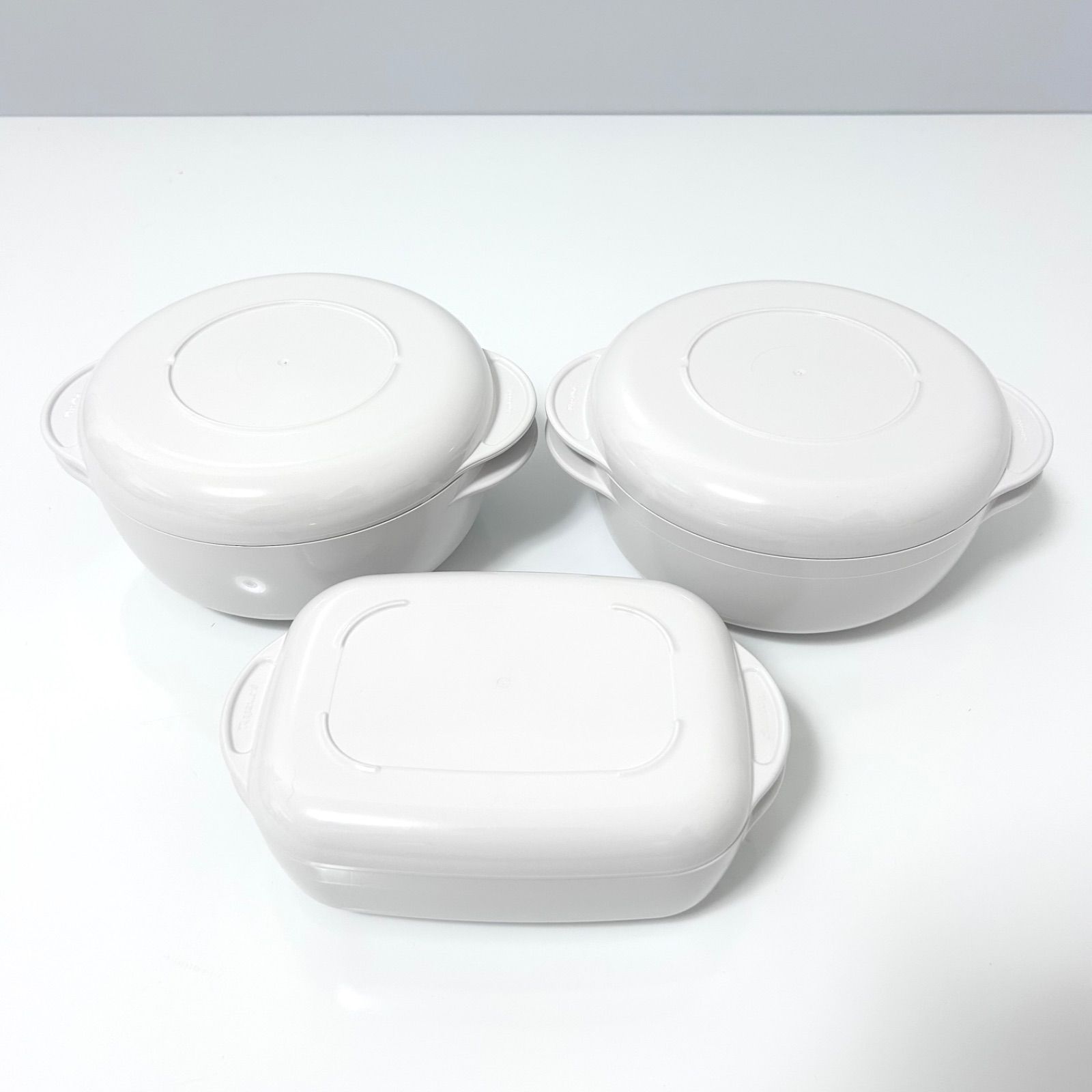 未使用品 Tupperware タッパーウェーブ2000シリーズ 丸型 1L 角型 0.5L 3点セット