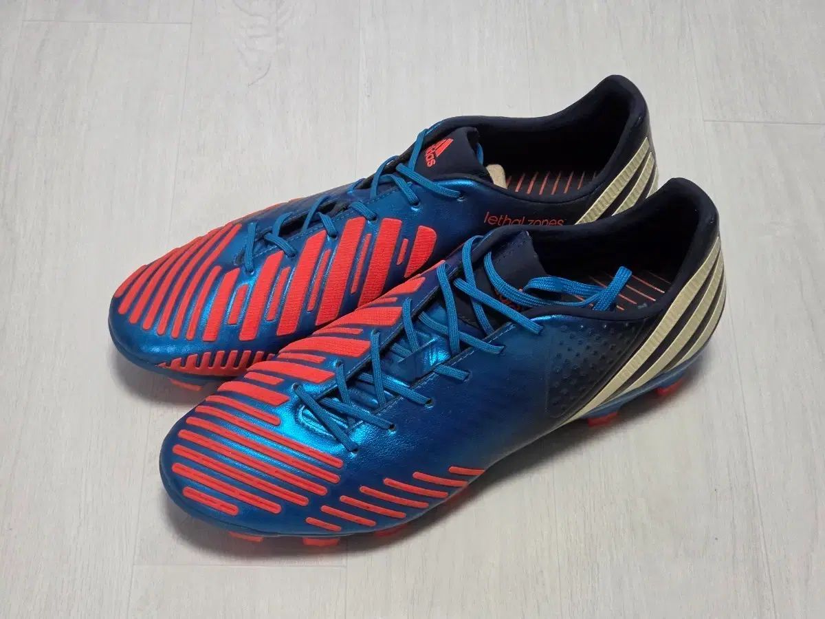 高品質 新品 アディダス プレデター リーセルゾーン TRX HG サッカーシューズ 280サイズ