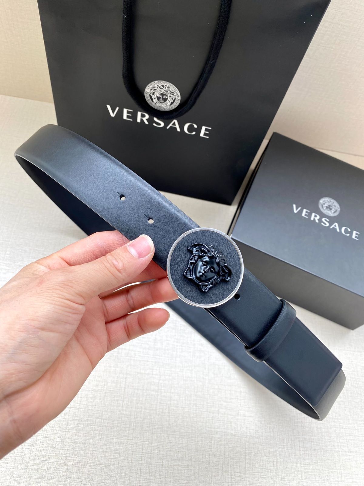 【今日特価】Versace メダサ レザーベルト-3