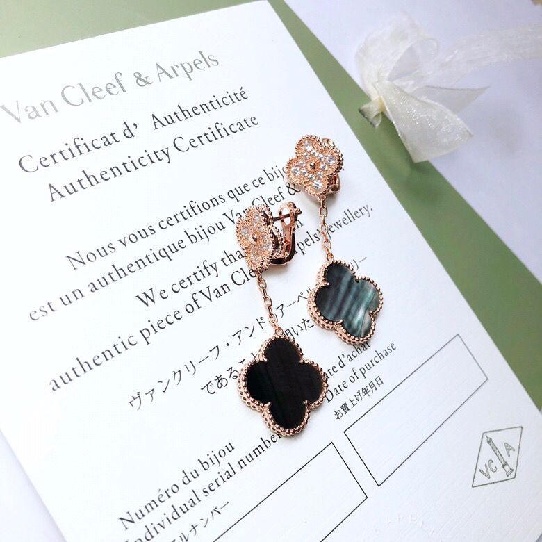 [Van Cleef & Arpels] アルハンブラ イヤークリップ - 最新デザイン | ヴァン クリーフ & アーペル レディースジュエリー｜本日限定特価｜新品未使用