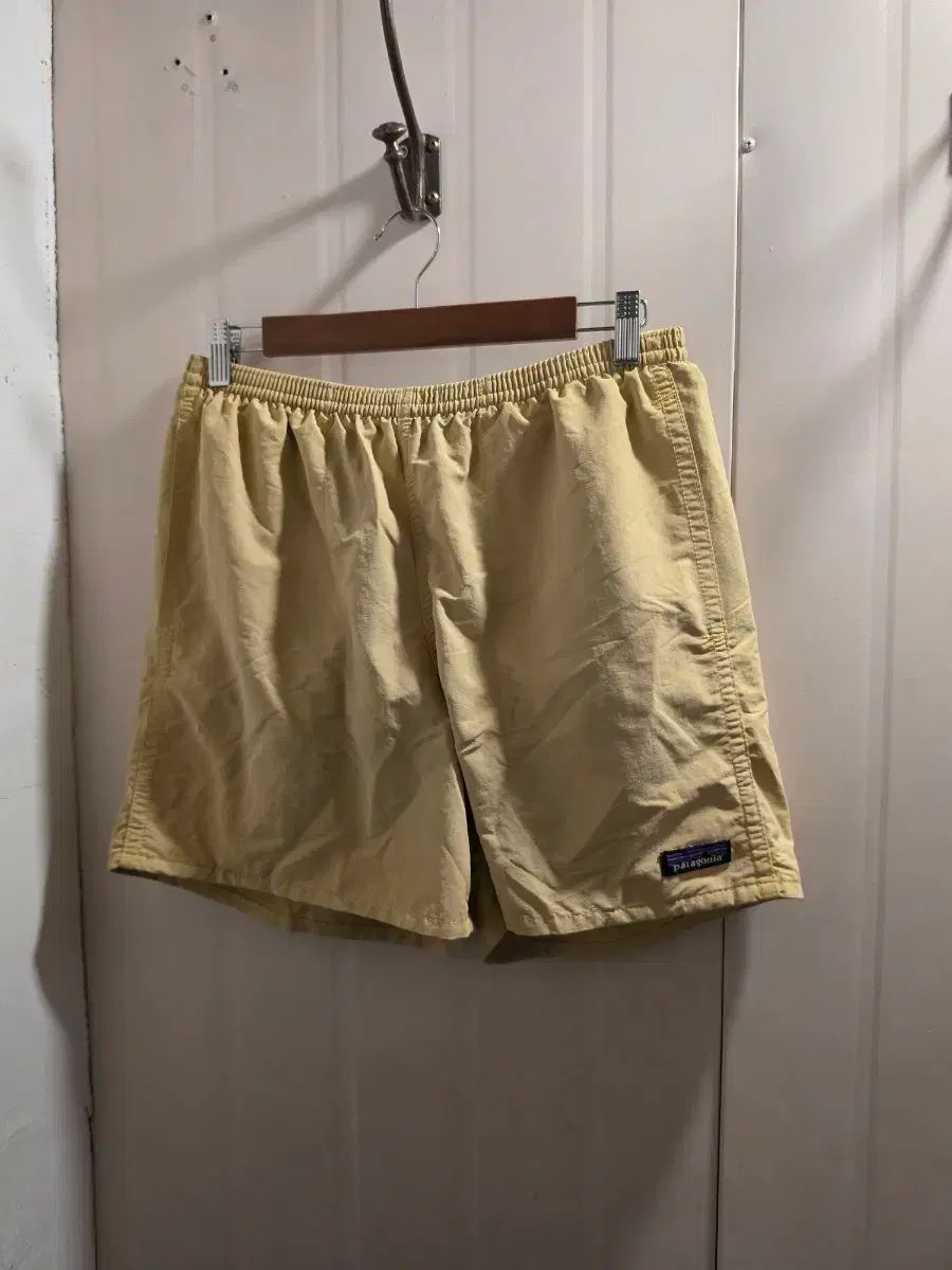 m patagonia メンズ バギーズ 5インチ ハーフパンツ ベージュ