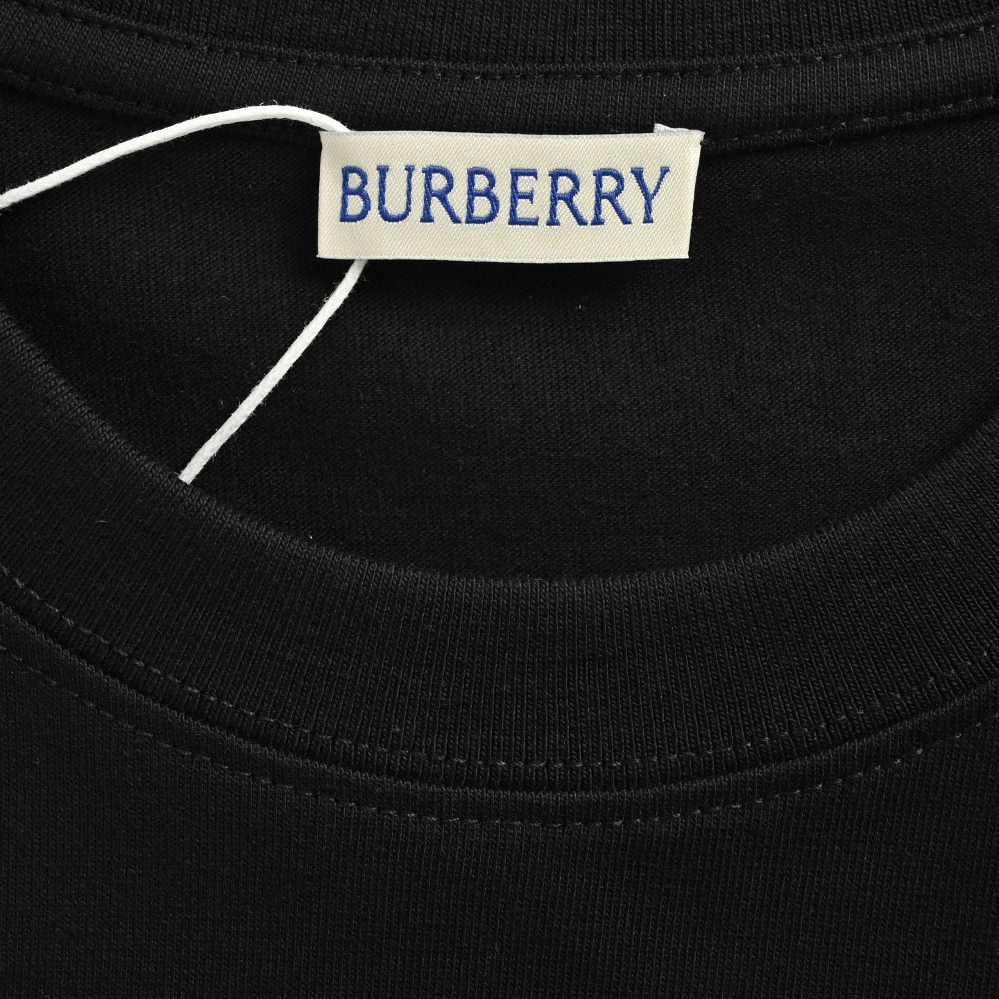 【今日特価】Burberry 25ss 円形ウォーホースプリント T シャツ