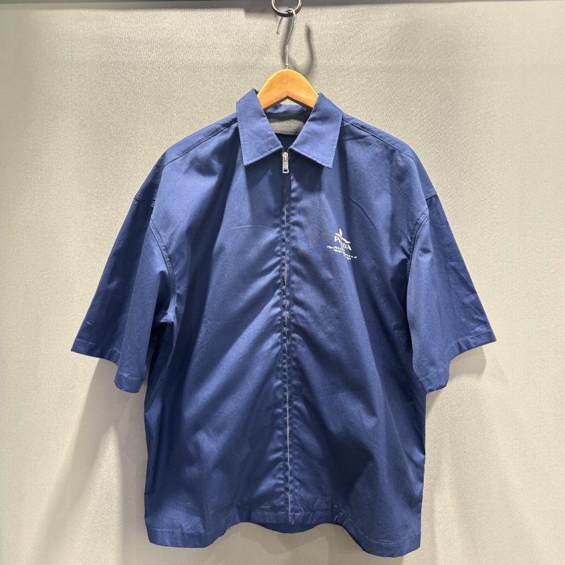 PRADA　ﾌﾞﾙｰｼﾞｯﾌﾟｼｬﾂ　半袖 72,600円