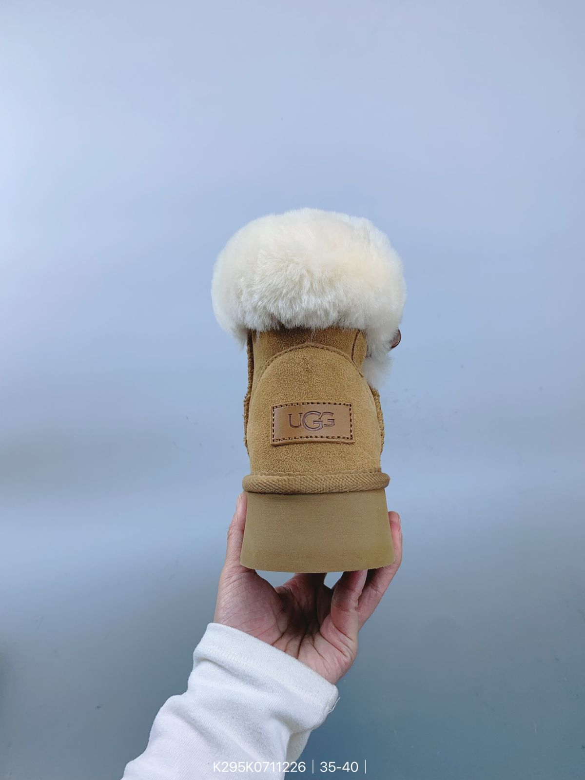 UGG シープスキン スノー ブーツ、暖かくて快適