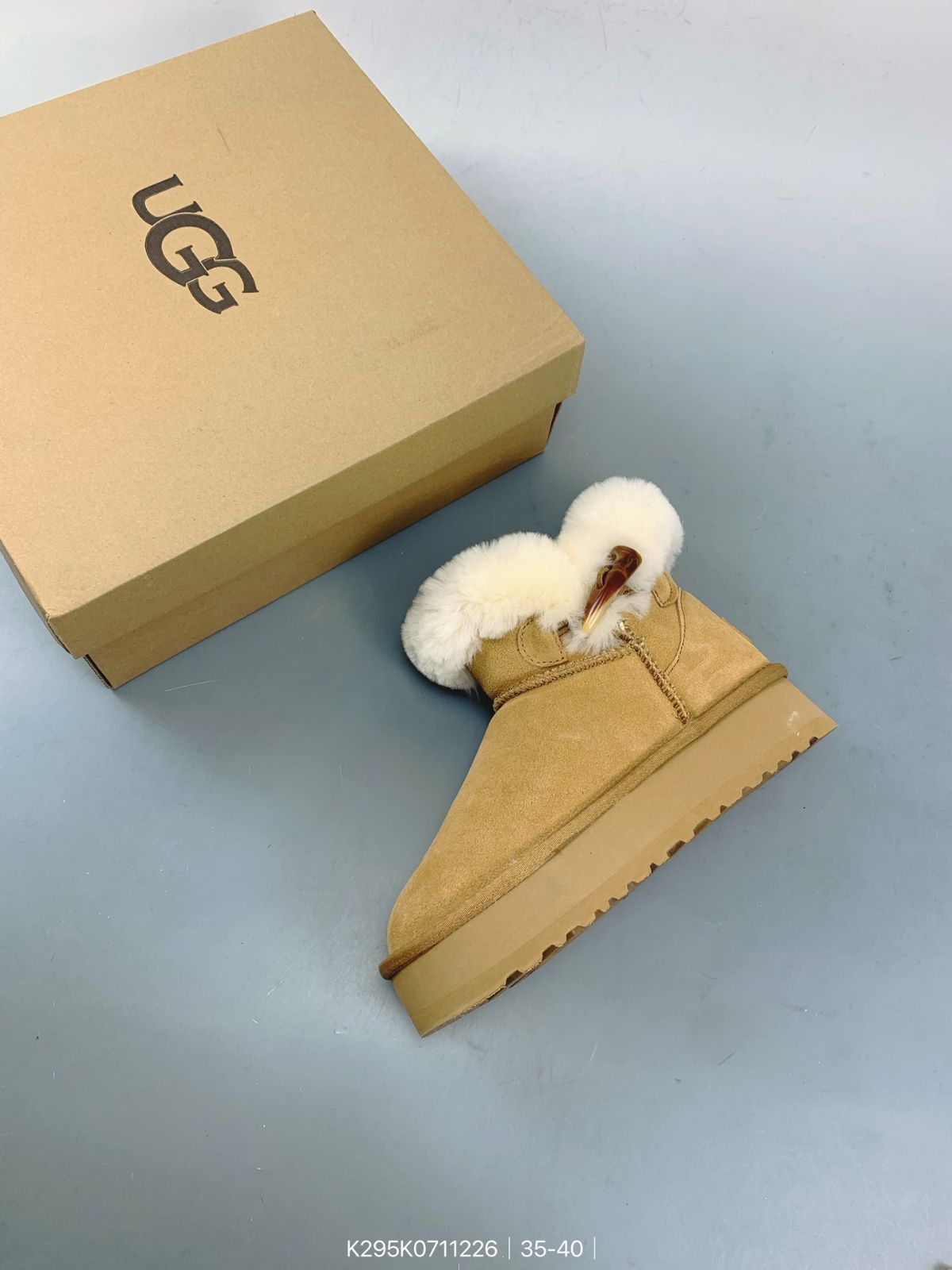 UGG シープスキン スノー ブーツ、暖かくて快適