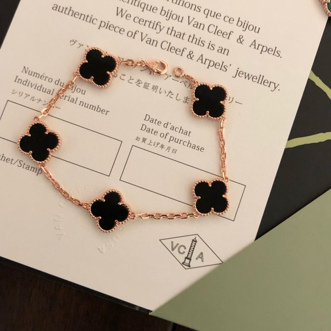 Van Cleef & Arpels VCA 四つ葉のクローバー 5 花 ブレスレット カラー: ローズゴールド/18K ゴールド/黒瑪瑙/赤瑪瑙/白マザーオブパール｜本日限定特価｜新品未使用