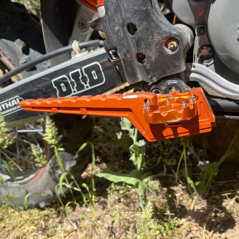 YUANQIAN ホンダ CRF250RX CRF250R 2020〜2025対応 パッセンジャーフットペグ拡張ブラケット アルミ製