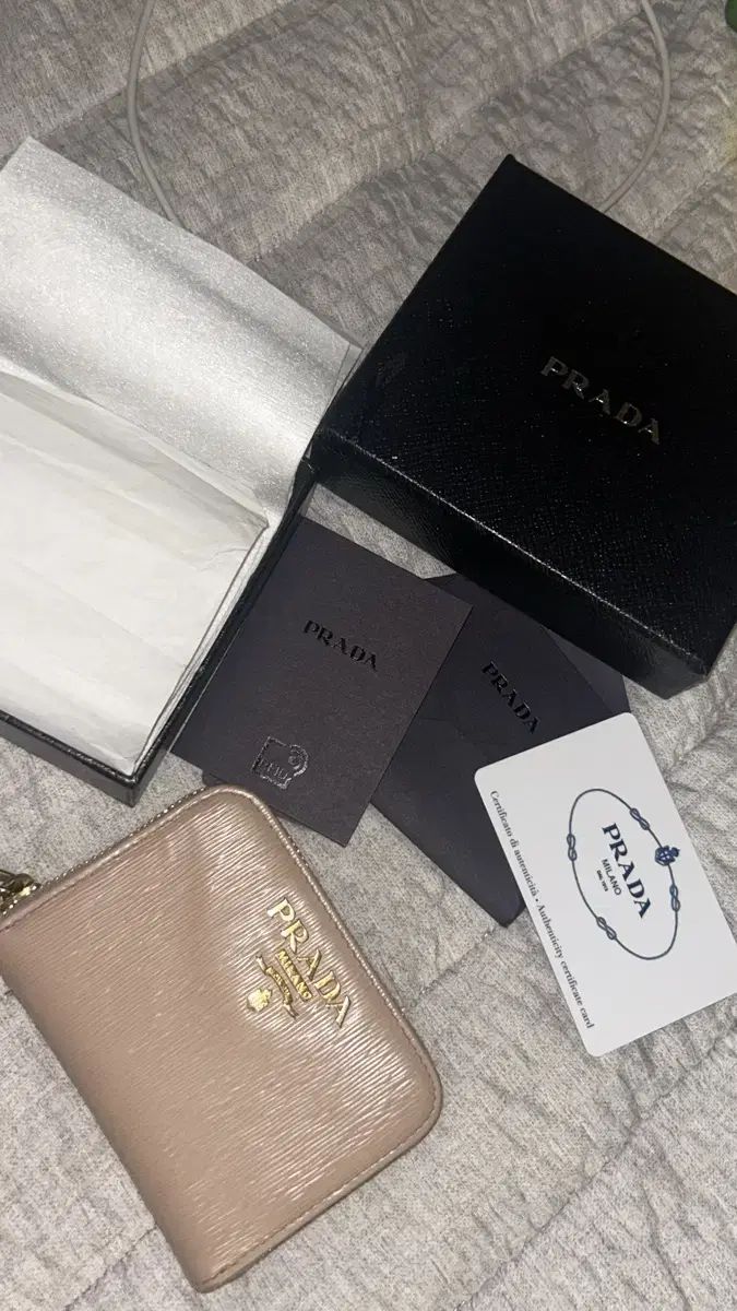 PRADA プラダ サフィアーノ カードウォレット 30,770円
